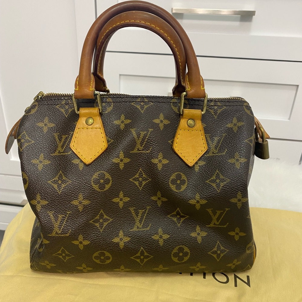Louis Vuitton Speedy 25